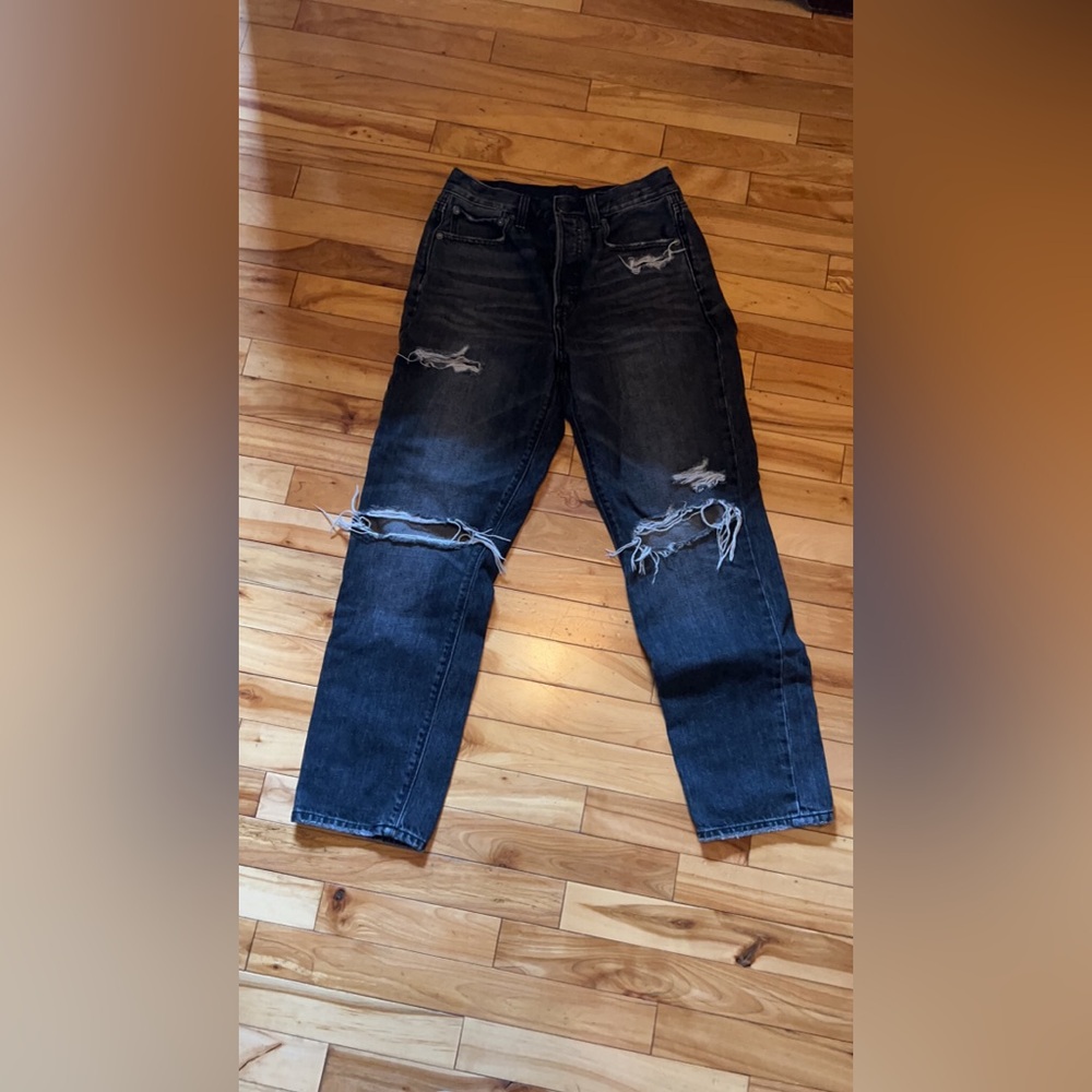 American Eagle high rise distressed blue skinny jeans women’s size 2 regular
